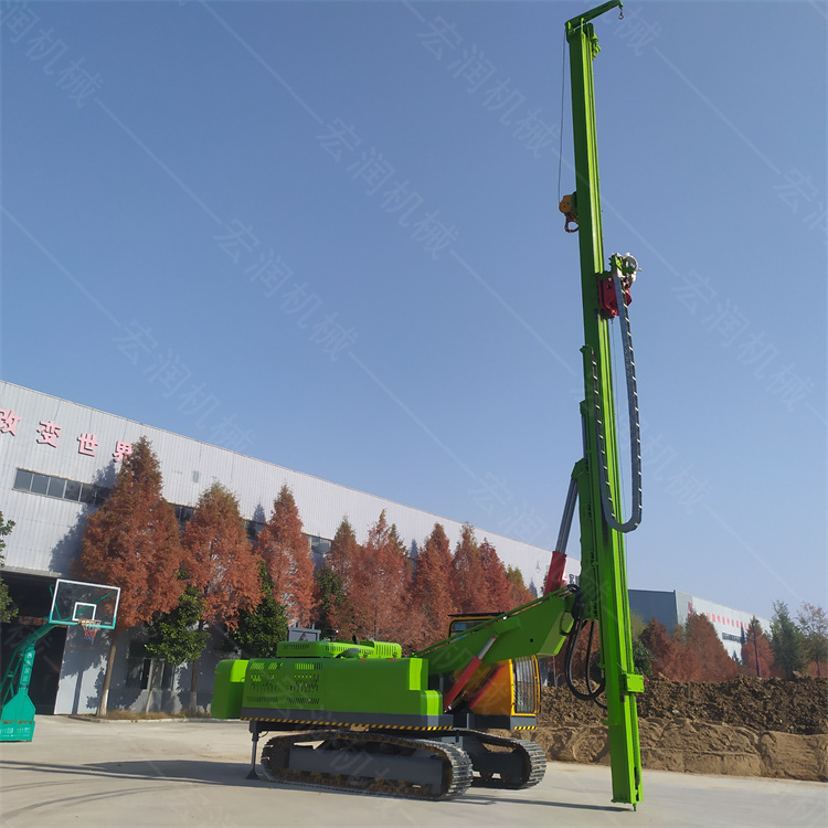 宏潤機(jī)械發(fā)往陜西長螺旋鉆機(jī)五臺(tái)